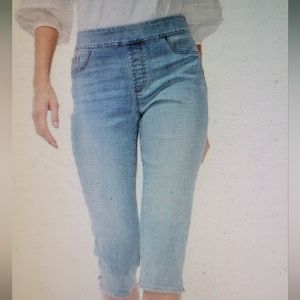 NWOT/ Chico's denim capri